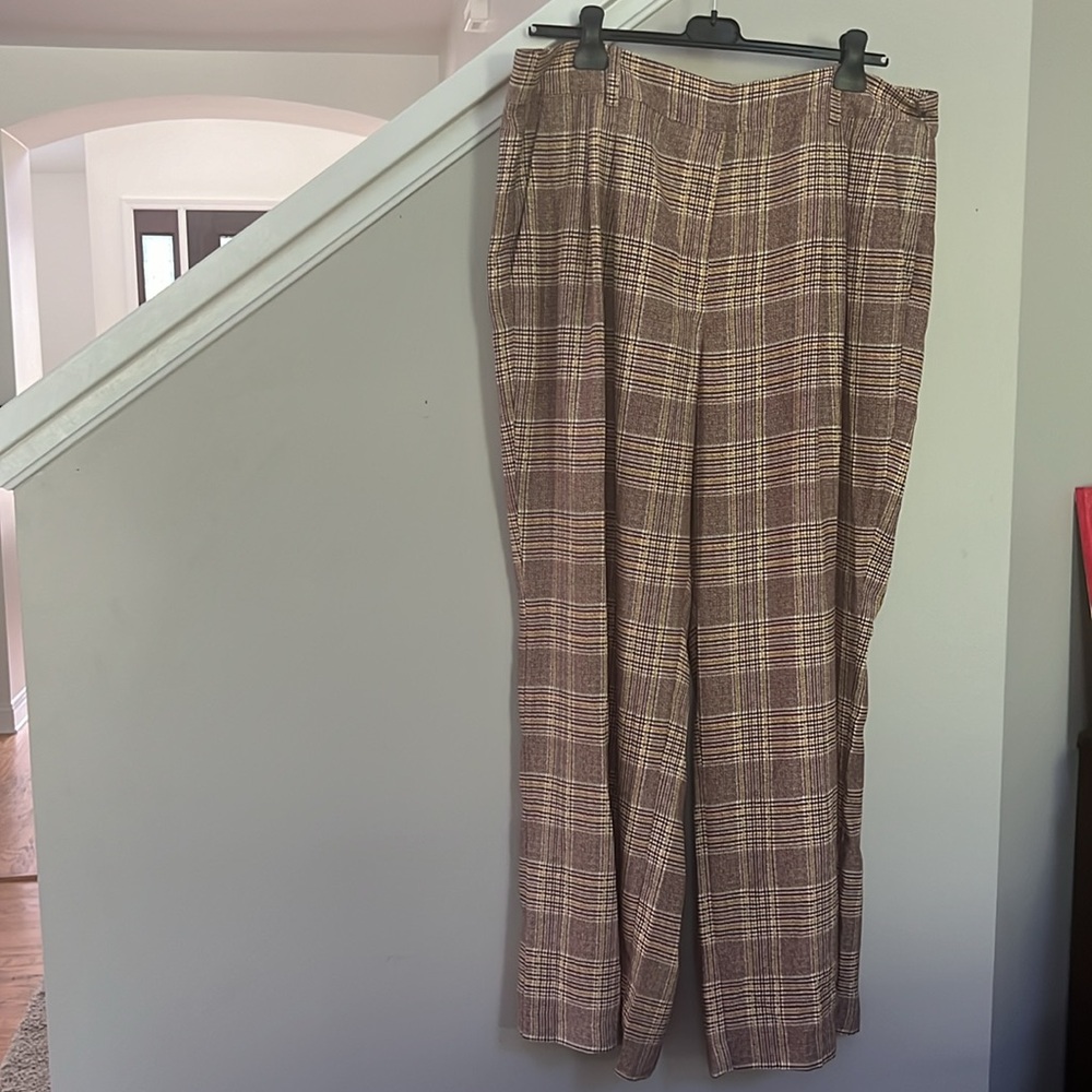Vince Camuto Plaid Pleated Wide-Leg Pants (Plus Size) - Picture 6 of 15